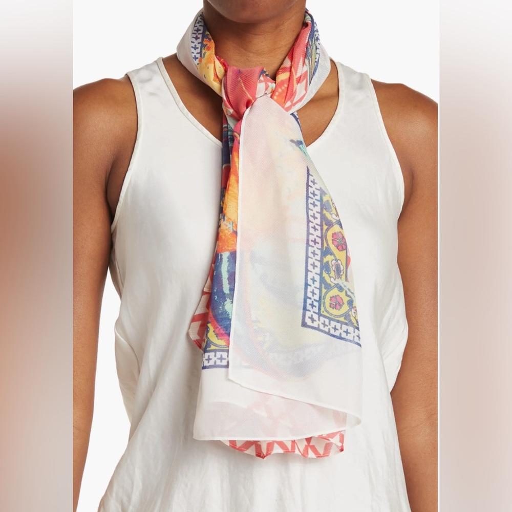 🛍️NWT Vince Camuto Exotic Floral Square Scarf